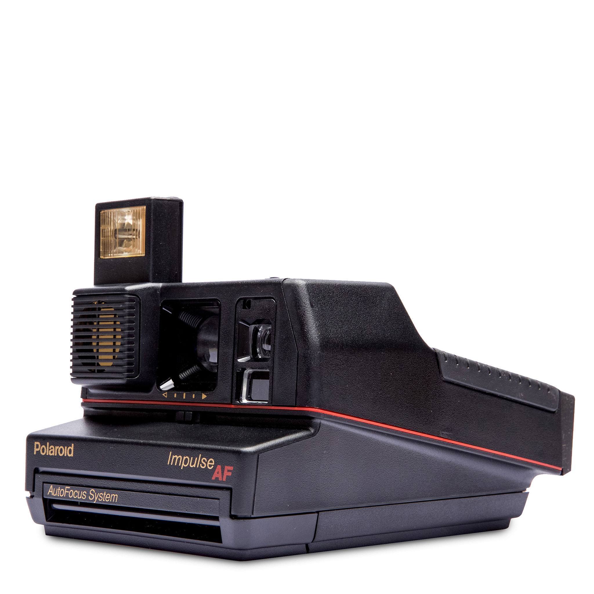 black-polaroid-600-camera-impulse-autofocus-004707-angle.jpg