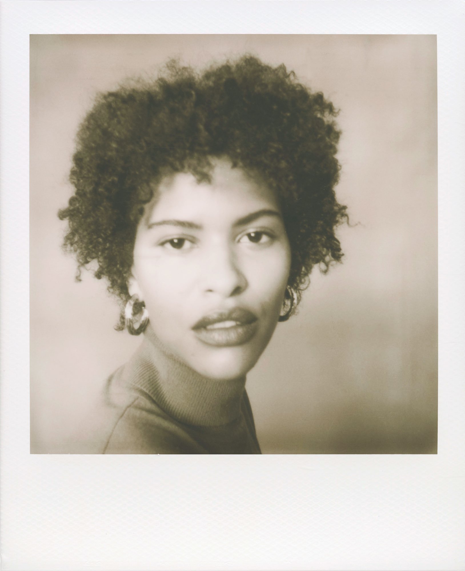 iType-B_W-WhiteFrame-Harriet_Browse-PortraitMode-004669-02_2000pxH.jpg